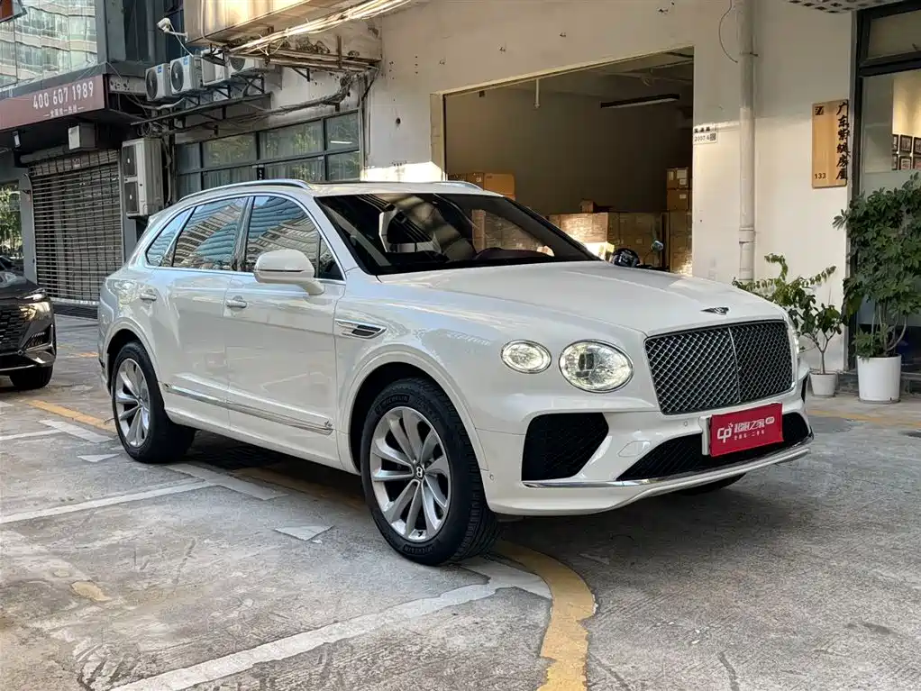 Bentley Bentayga 2020 — фото 3