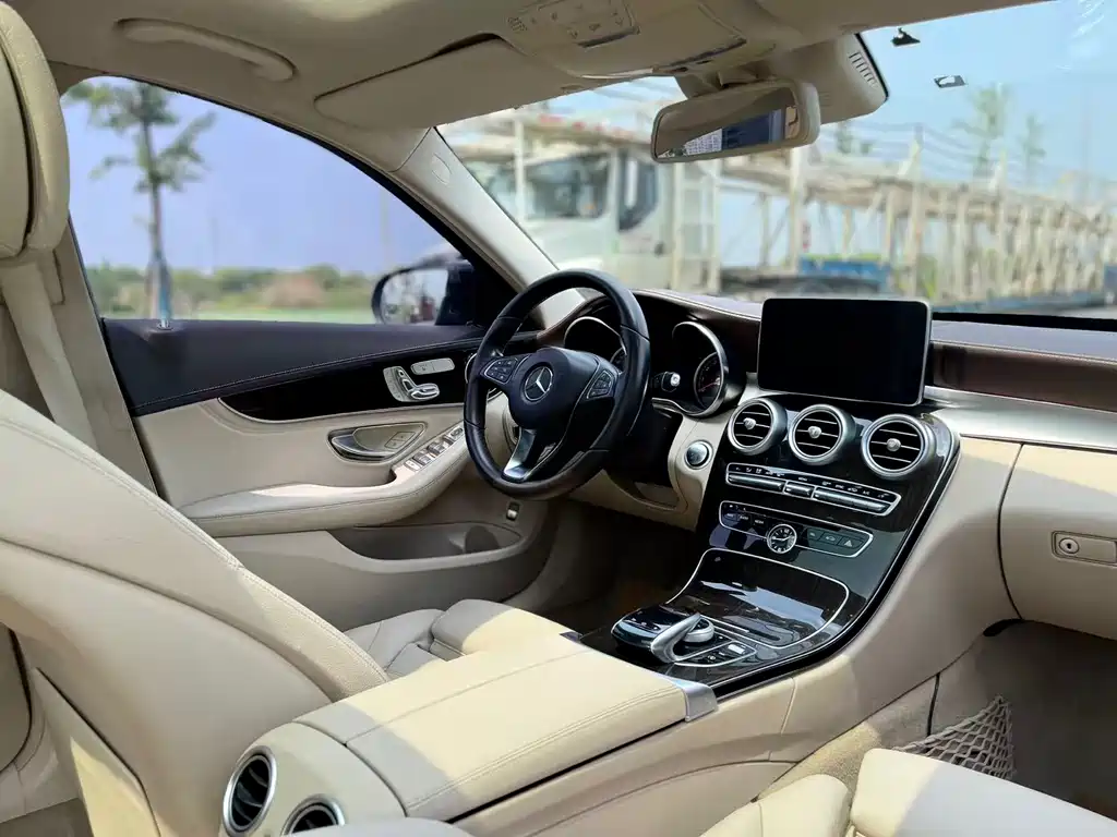 Mercedes-Benz C-Class 2015 — фото 18