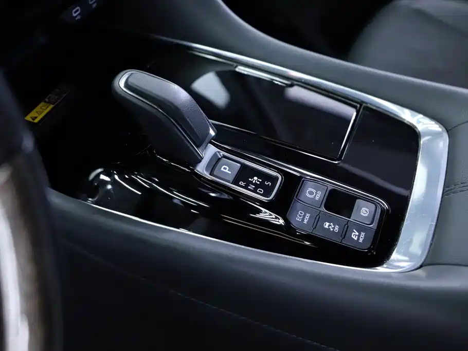 Toyota Alphard 2024 — фото 13