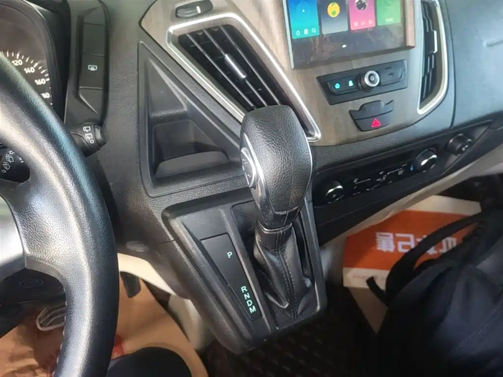 Ford Tourneo 2021 — фото 14