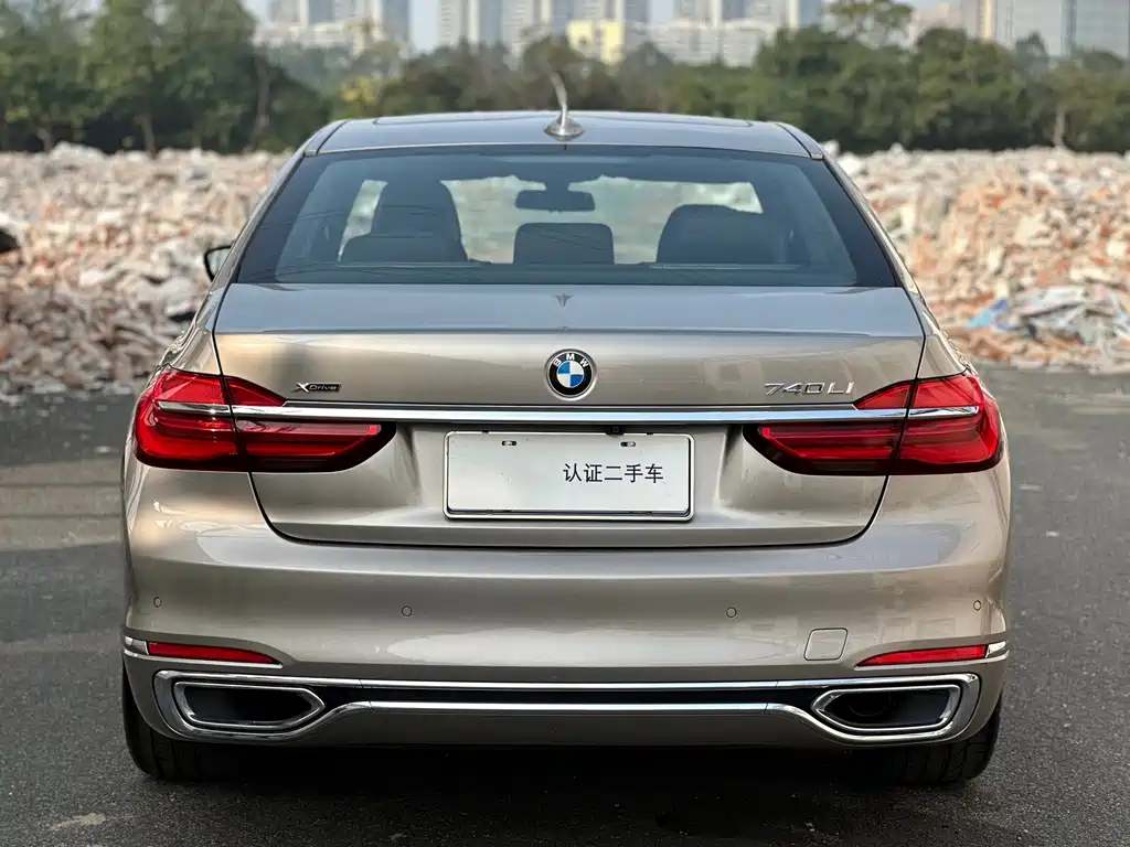 BMW 7 Series 2018 — фото 24