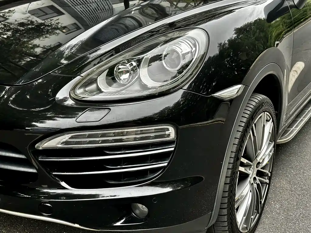 Porsche Cayenne 2011 — фото 7