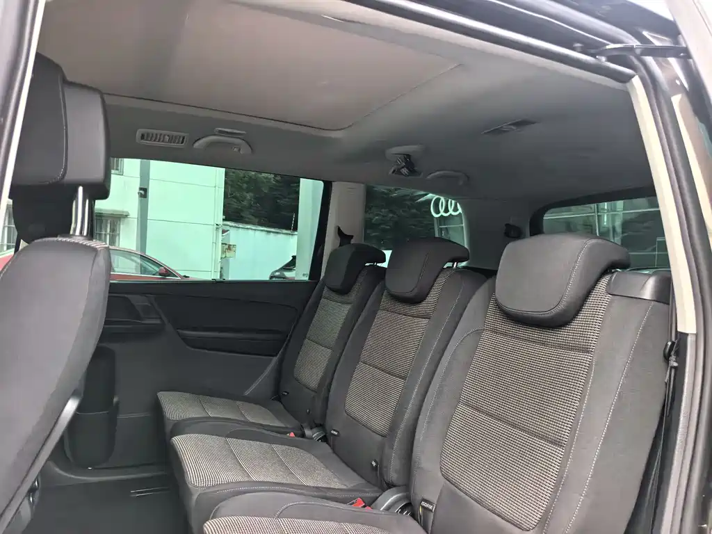 Volkswagen Sharan 2016 — фото 12