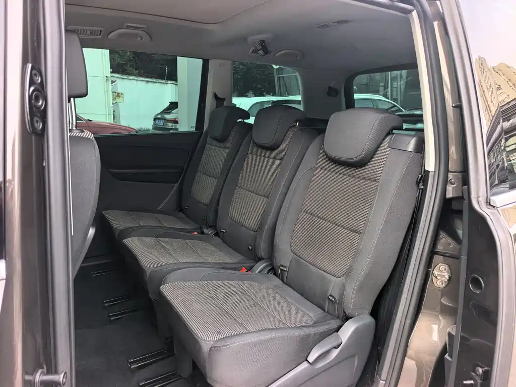 Volkswagen Sharan 2016 — фото 11
