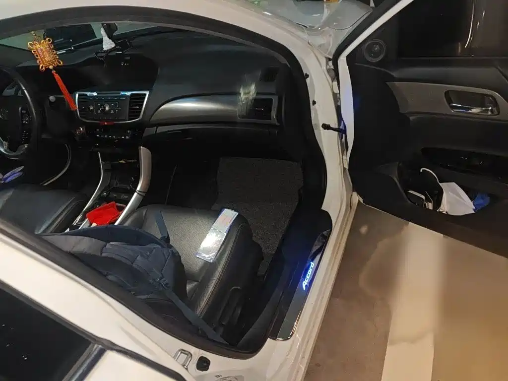 Honda Accord 2017 — фото 18
