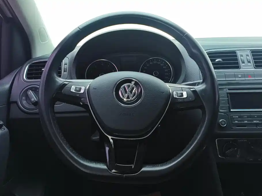 Volkswagen Polo 2017 — фото 15