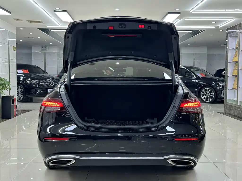 Mercedes-Benz E-Class 2022 — фото 7