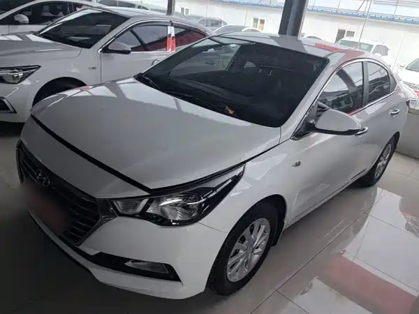 Hyundai Verna 2016