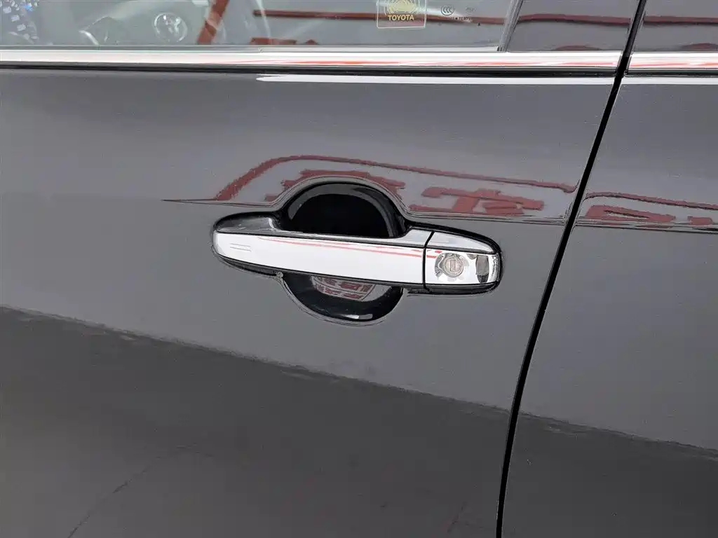 Toyota Camry 2017 — фото 18