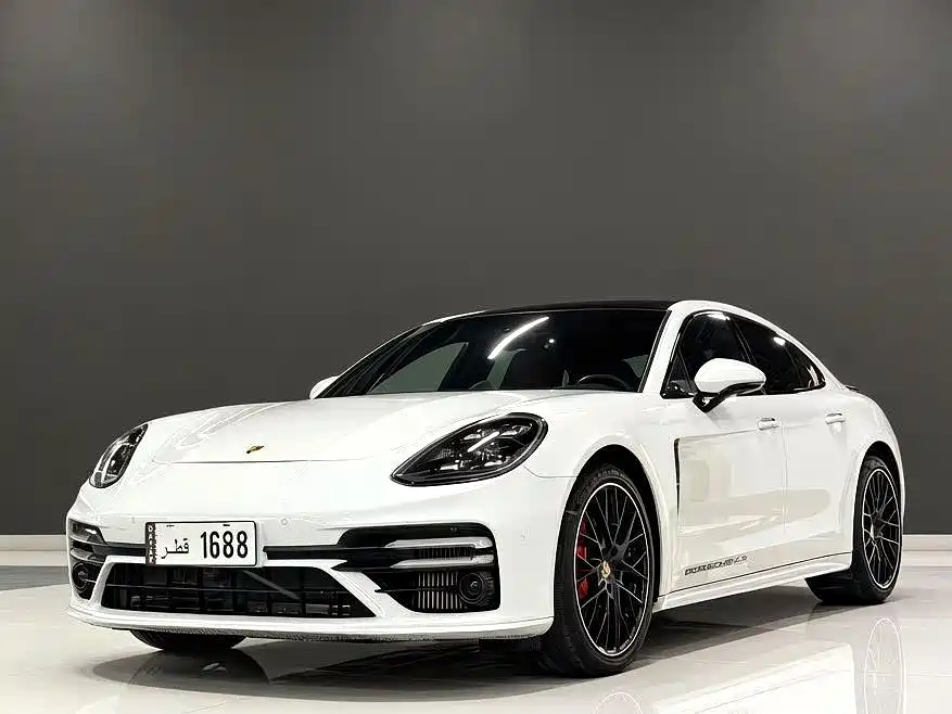 Porsche Panamera 2023 — фото 1