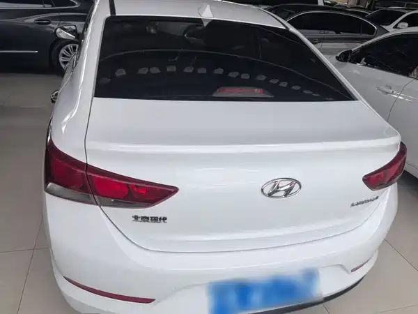 Hyundai Verna 2016