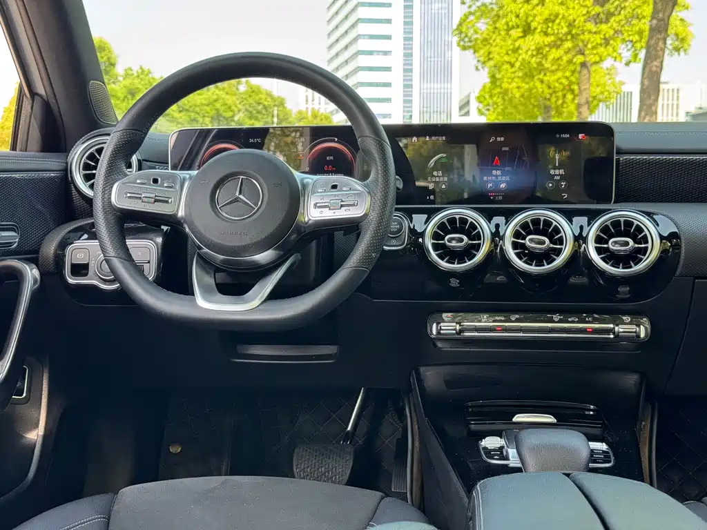 Mercedes-Benz A-Class 2020 — фото 10