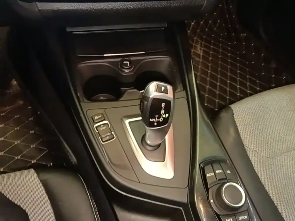 BMW 1 Series 2014 — фото 14