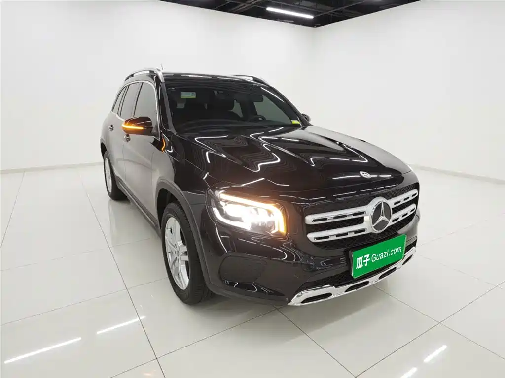 Mercedes-Benz GLB 2023 — фото 4
