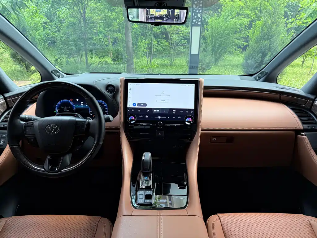 Toyota Alphard 2024 — фото 12