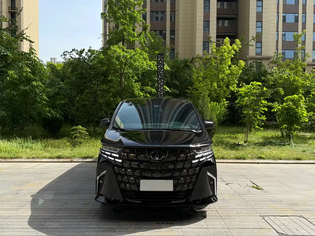 Toyota Alphard 2024 — фото 3