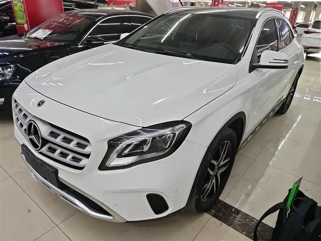Mercedes-Benz GLA 2017 — фото 1