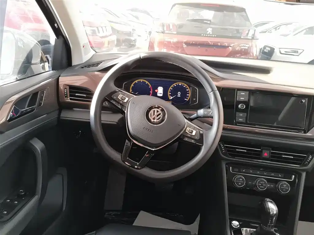Volkswagen Tharu 2019 — фото 11