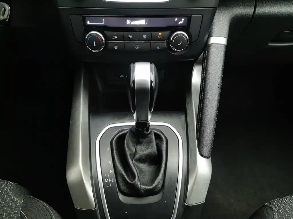 Renault Kadjar 2017 — фото 13