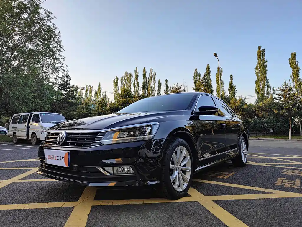 Volkswagen Passat 2018 — фото 1