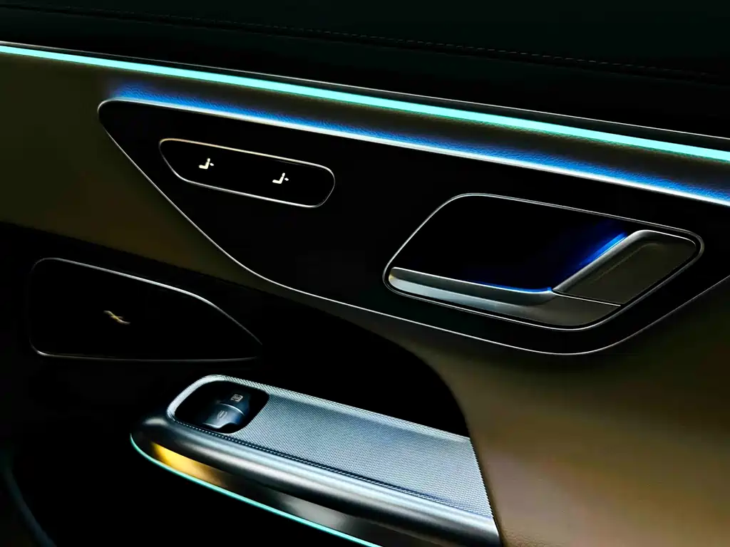 Mercedes-Benz E-Class 2025 — фото 14