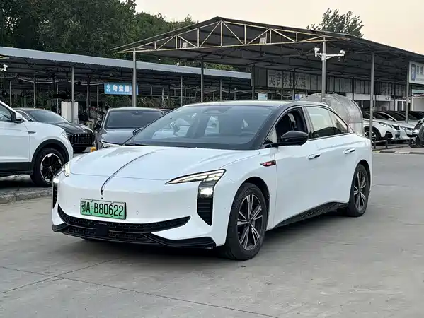 Hongqi EH7 2025