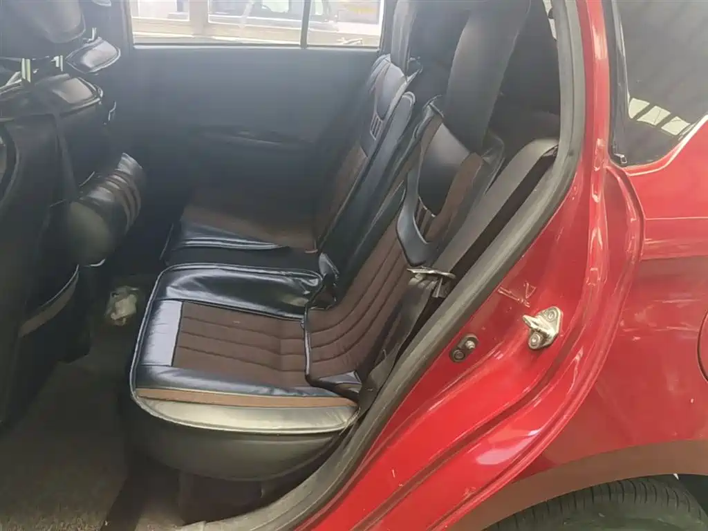 Toyota Yaris L 2018 — фото 17