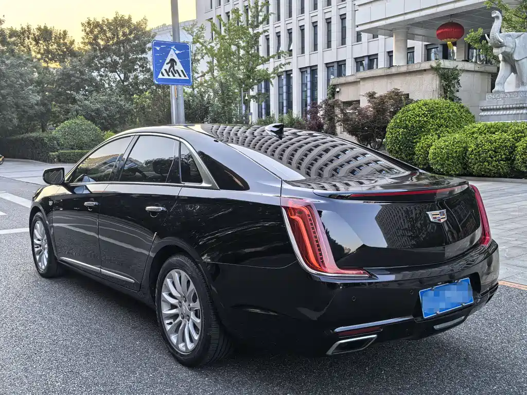 Cadillac XTS 2019 — фото 2