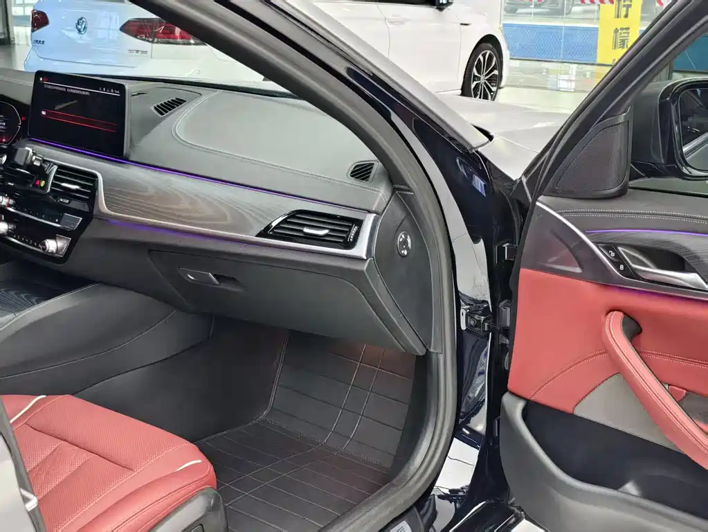 BMW 5 Series 2023 — фото 11