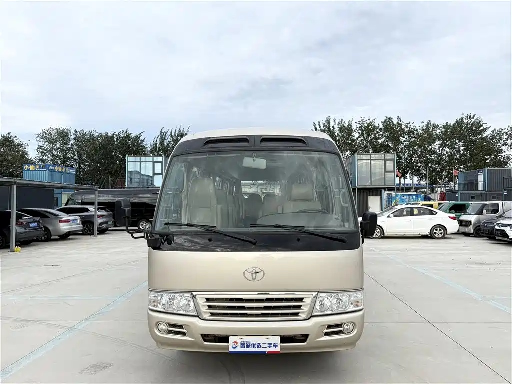 Toyota Coaster 2011 — фото 2