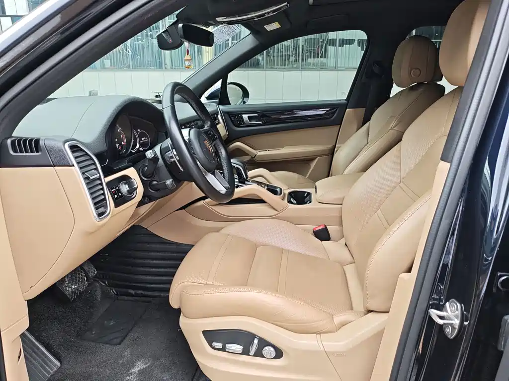 Porsche Cayenne Hybrid 2020 — фото 10