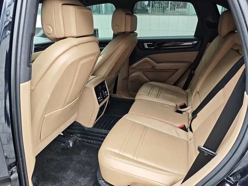 Porsche Cayenne Hybrid 2020 — фото 12