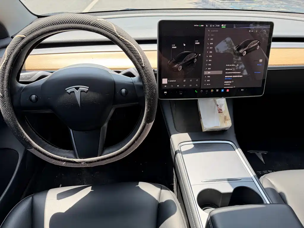 Tesla Model 3 2022 — фото 9