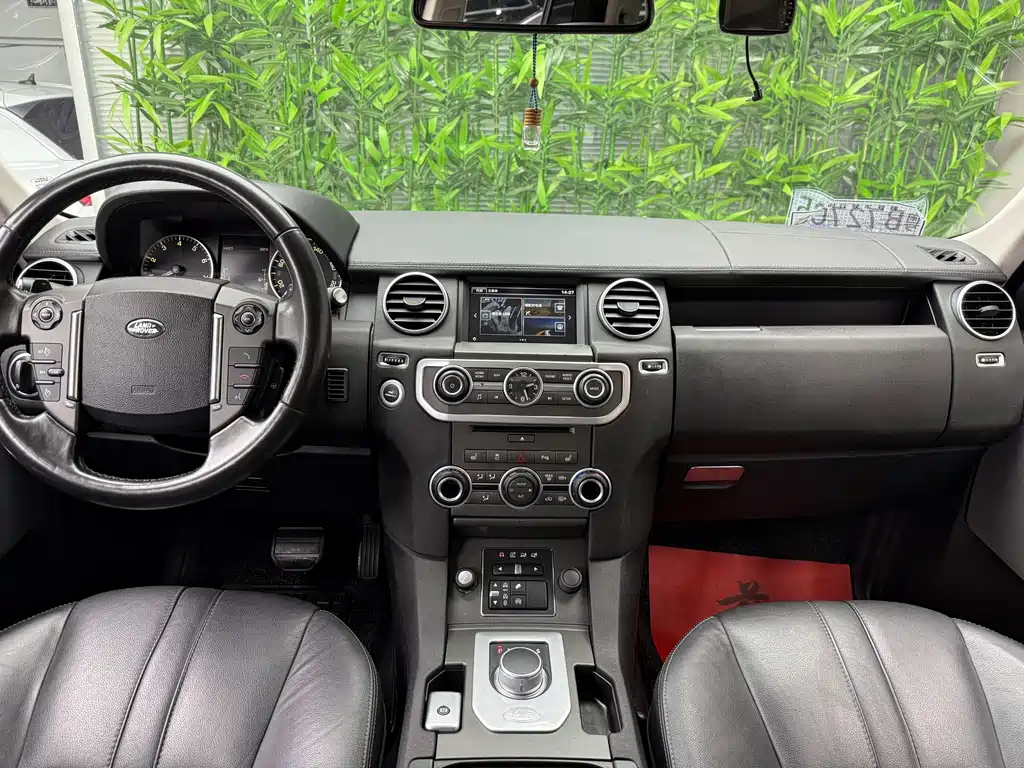 Land Rover Discovery 2016 — фото 8