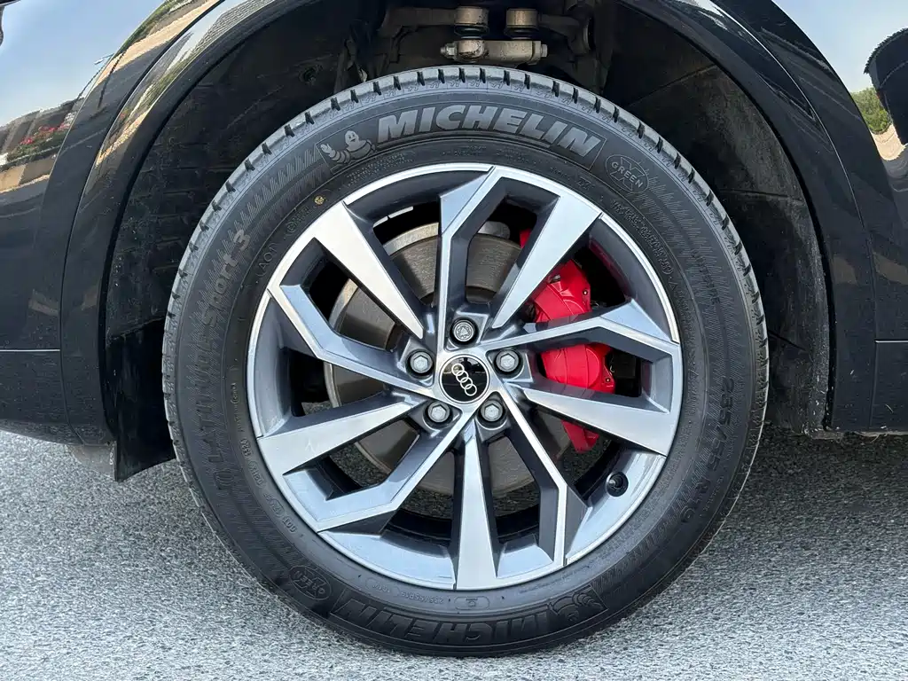 Audi Q5L 2024 — фото 12