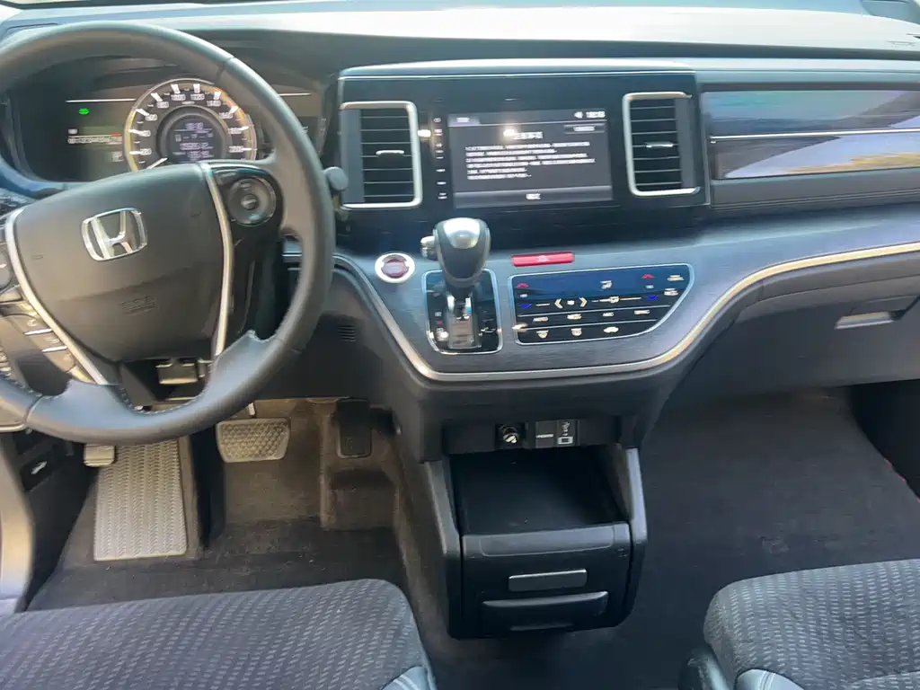 Honda Elysion 2019 — фото 12