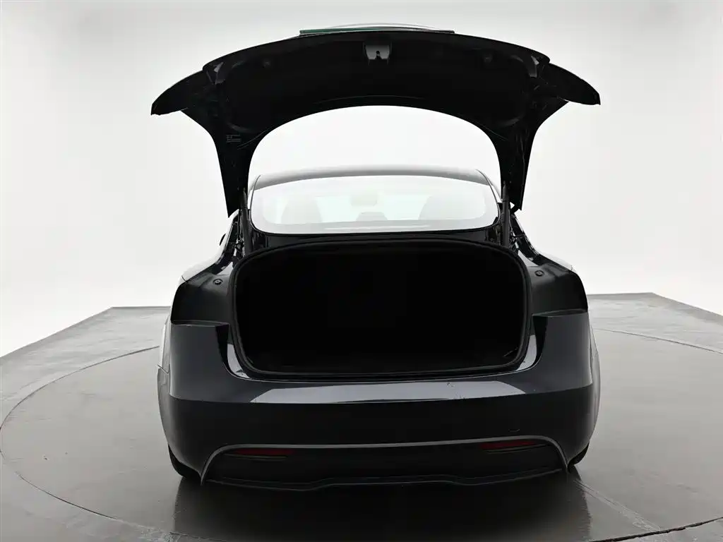 Tesla Model 3 2025 — фото 8