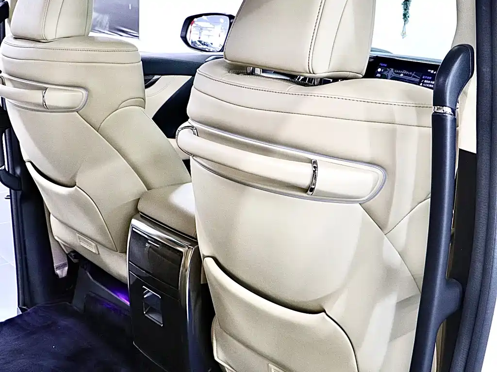 Toyota Vellfire 2020 — фото 17