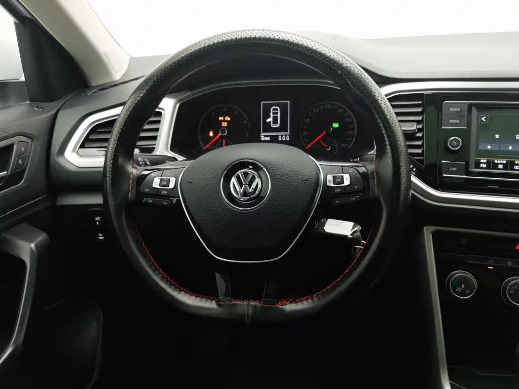 Volkswagen T-Roc 2021 — фото 11