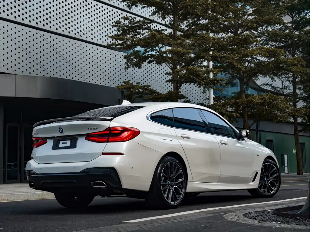 BMW 6 Series GT 2021 — фото 9