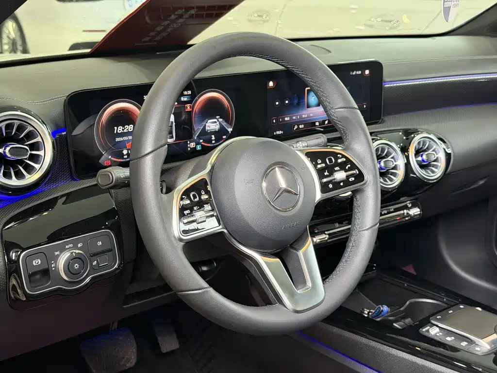 Mercedes-Benz A-Class 2021 — фото 6