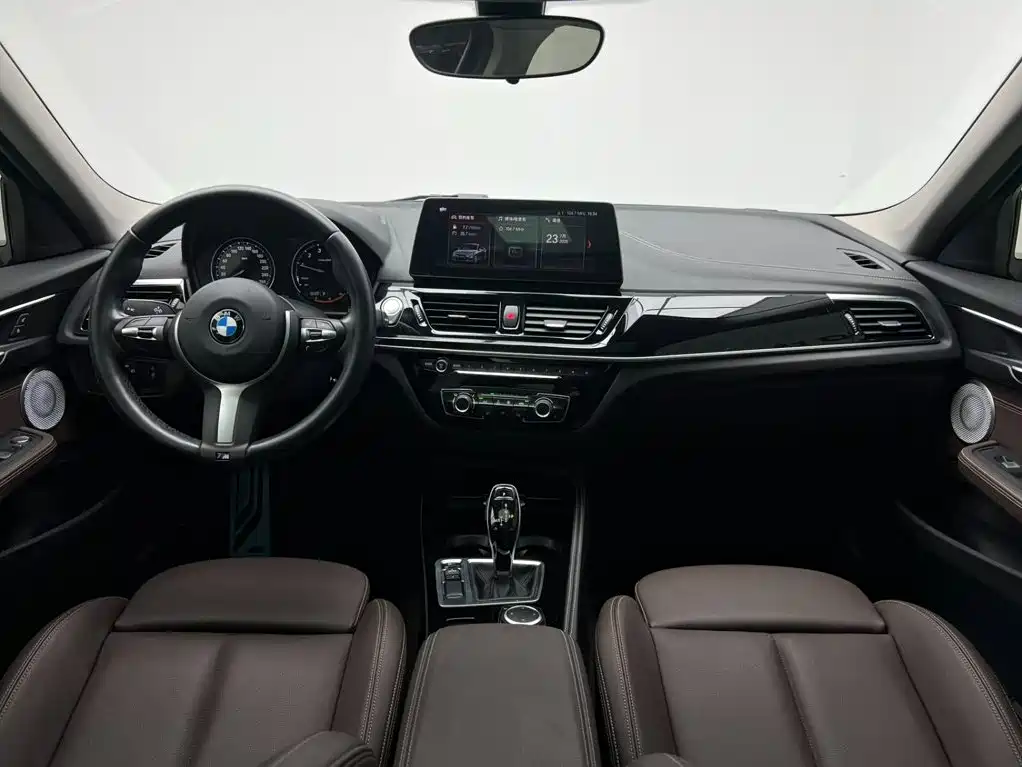 BMW 1 Series 2022 — фото 17