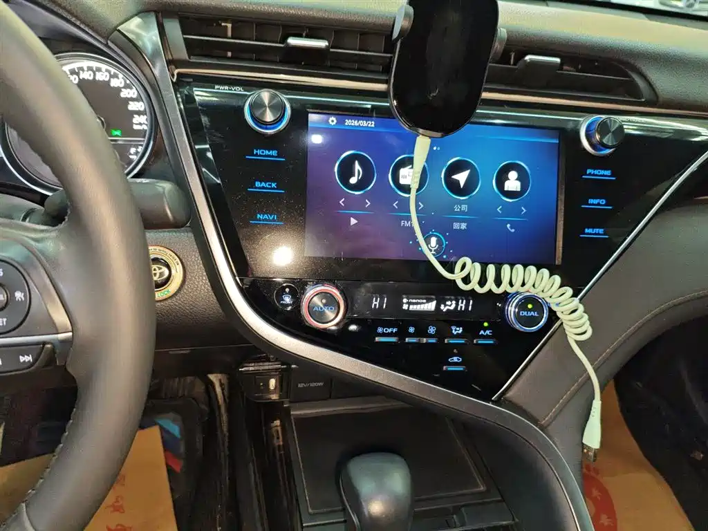 Toyota Camry 2020 — фото 13