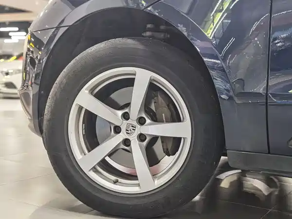 Porsche Macan 2021