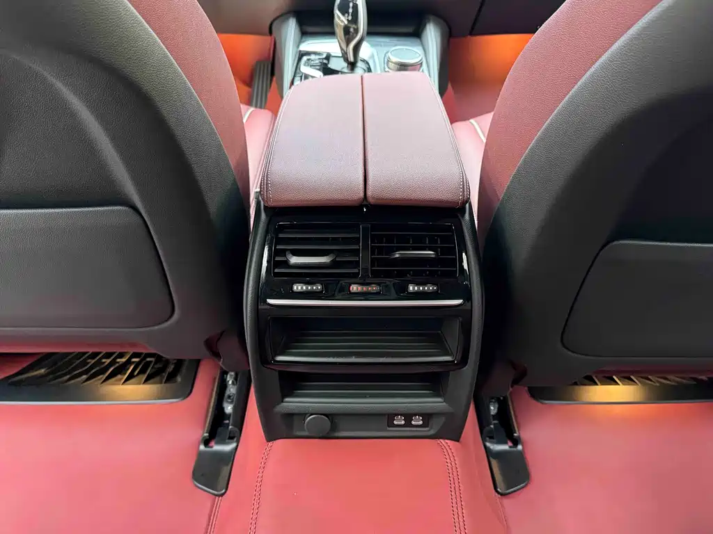 BMW 5 Series 2023 — фото 17