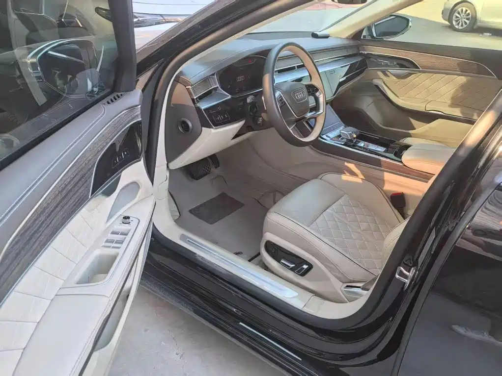 Audi A8 2022