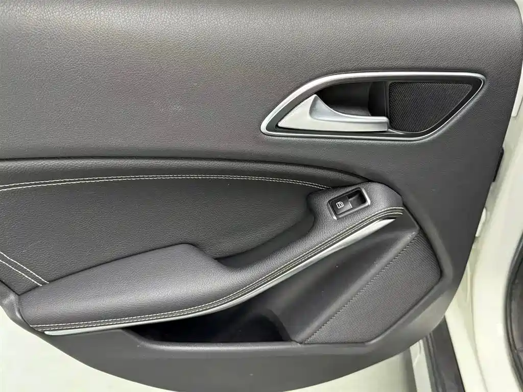 Mercedes-Benz GLA 2017 — фото 13