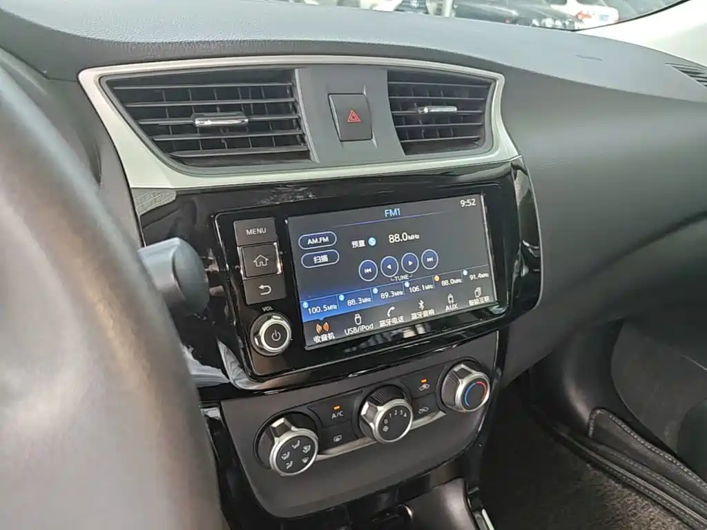 Nissan Sylphy 2018 — фото 13