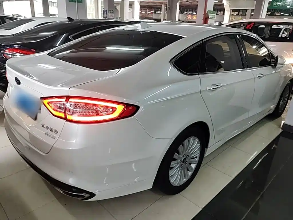 Ford Mondeo 2016 — фото 7