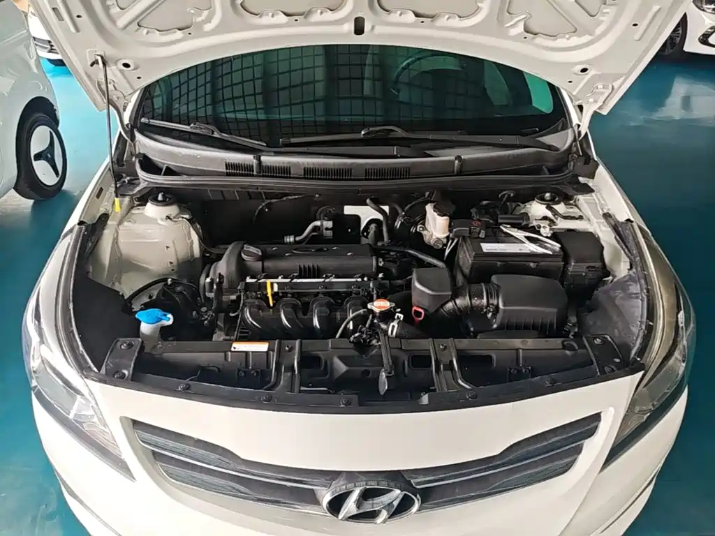 Hyundai Accent 2018 — фото 20
